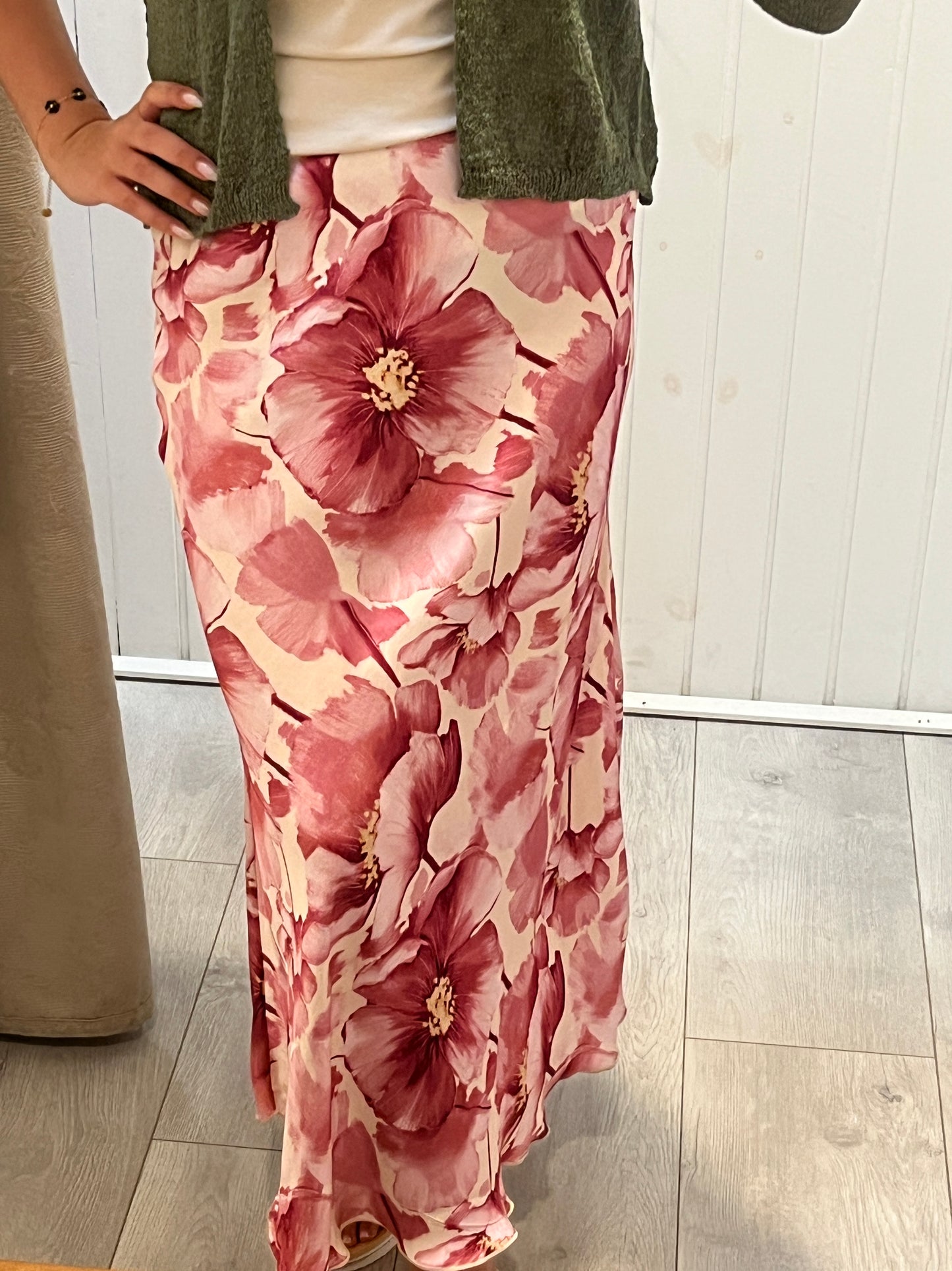 Blomstret nederdel
