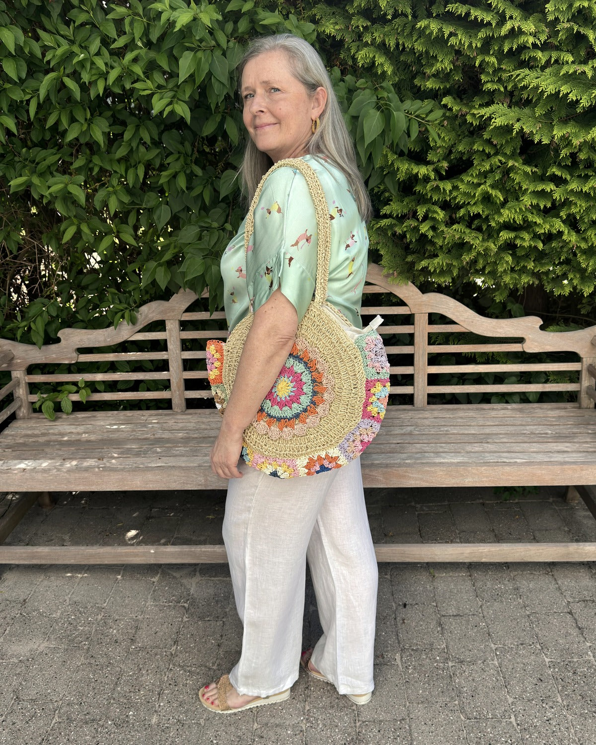 Rund stråtaske med flettet mandala