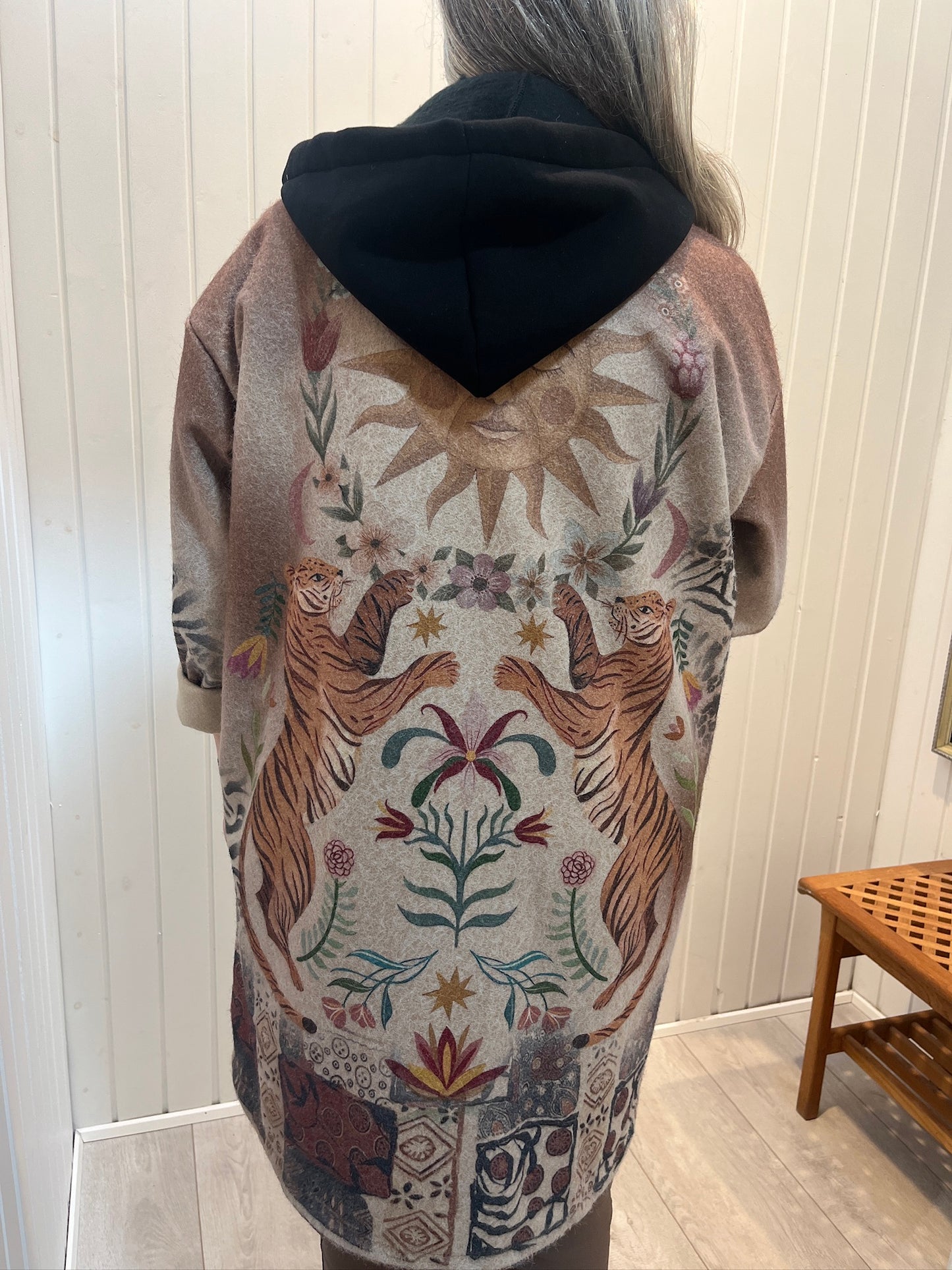 Uldfrakke med hætte