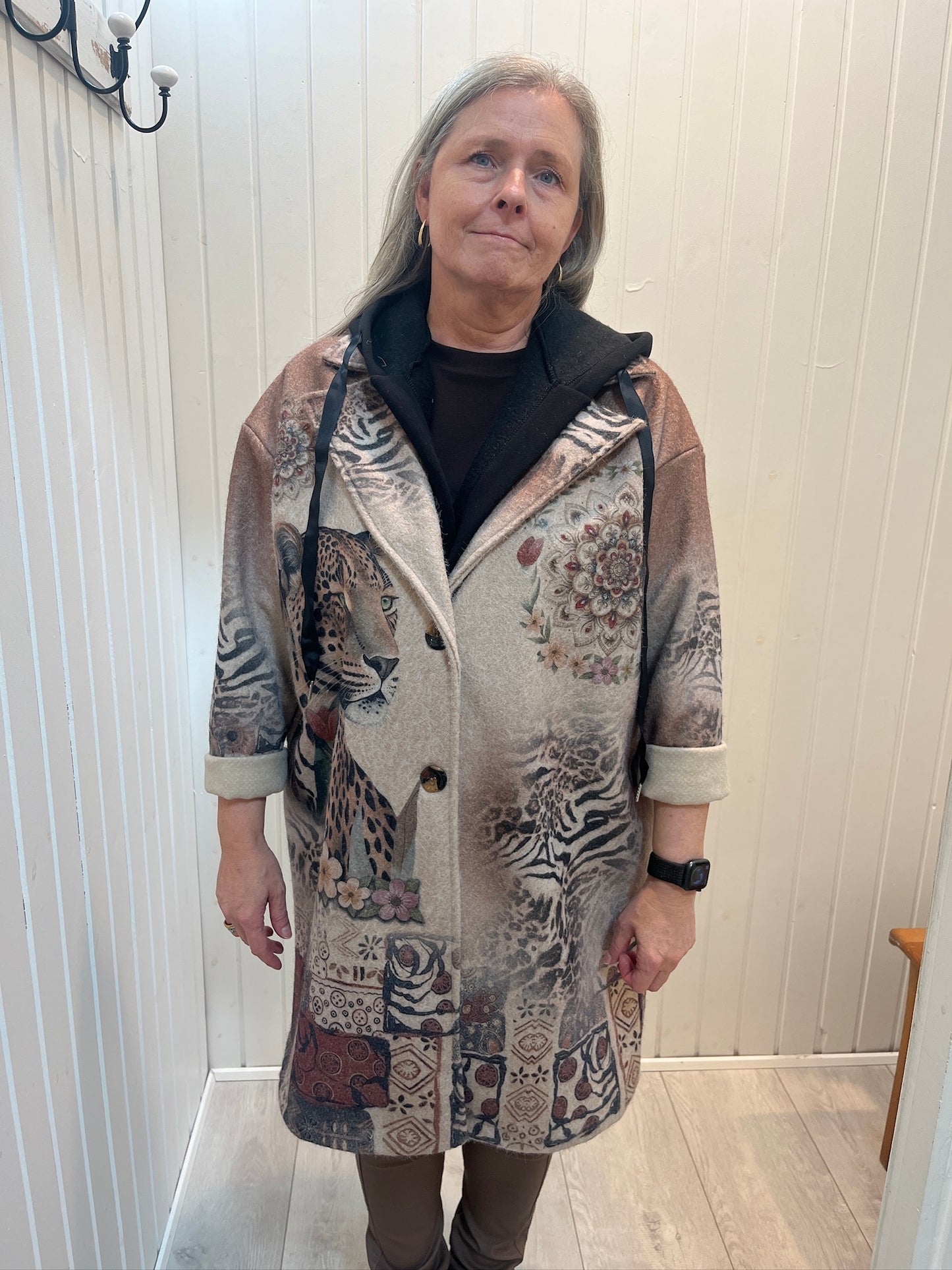 Uldfrakke med hætte