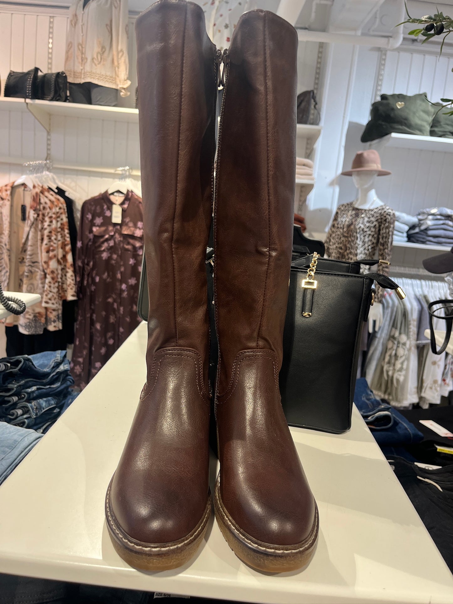 Brune Støvler Med Højt Skaft