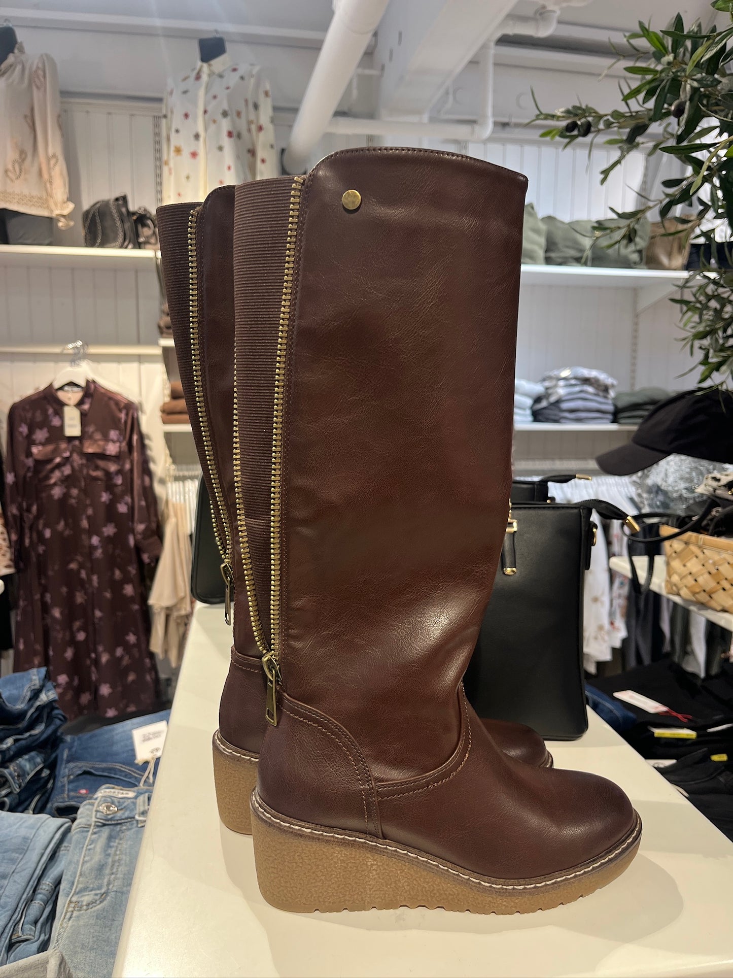 Brune Støvler Med Højt Skaft