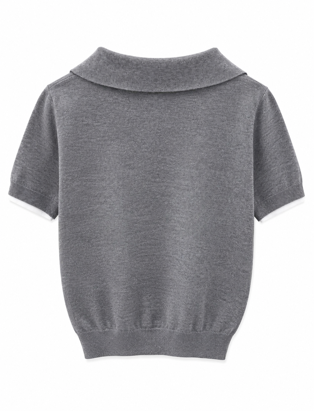 Kortærmet strikbluse med lag-på-lag look