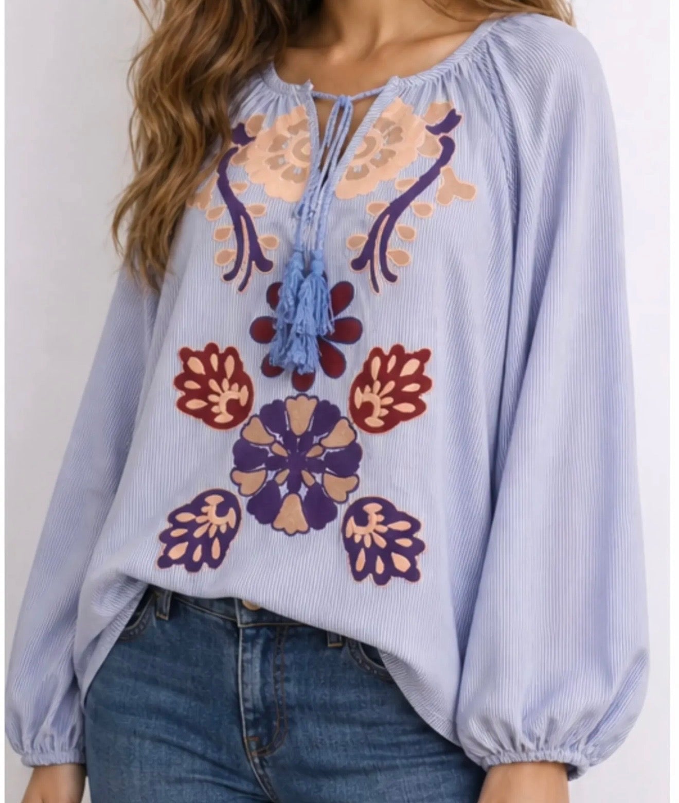 Lilla bomuldsbluse med broderi