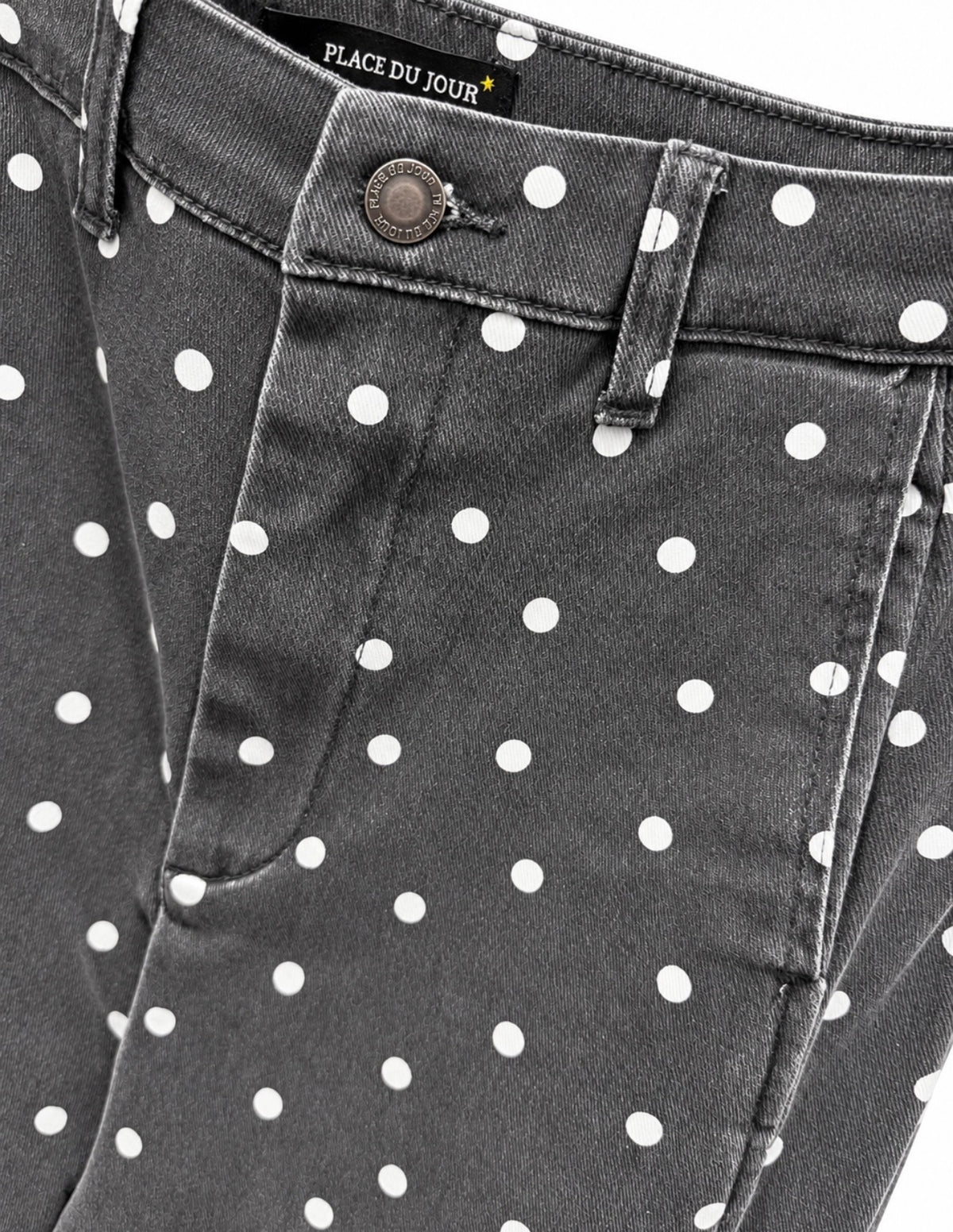Grå jeans med polkaprikker