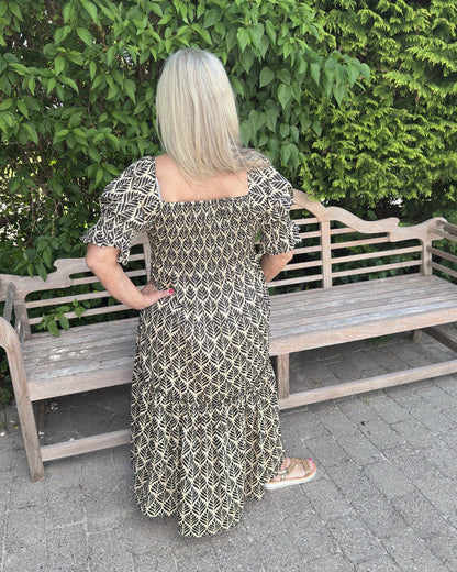 Sommerkjole med mønster og lommer